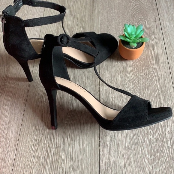 Kelly & Katie Conradd 8M New - Picture 7 of 15